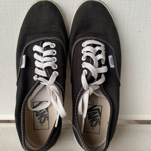 Black Vans authentic sneaker - Picture 2 of 3